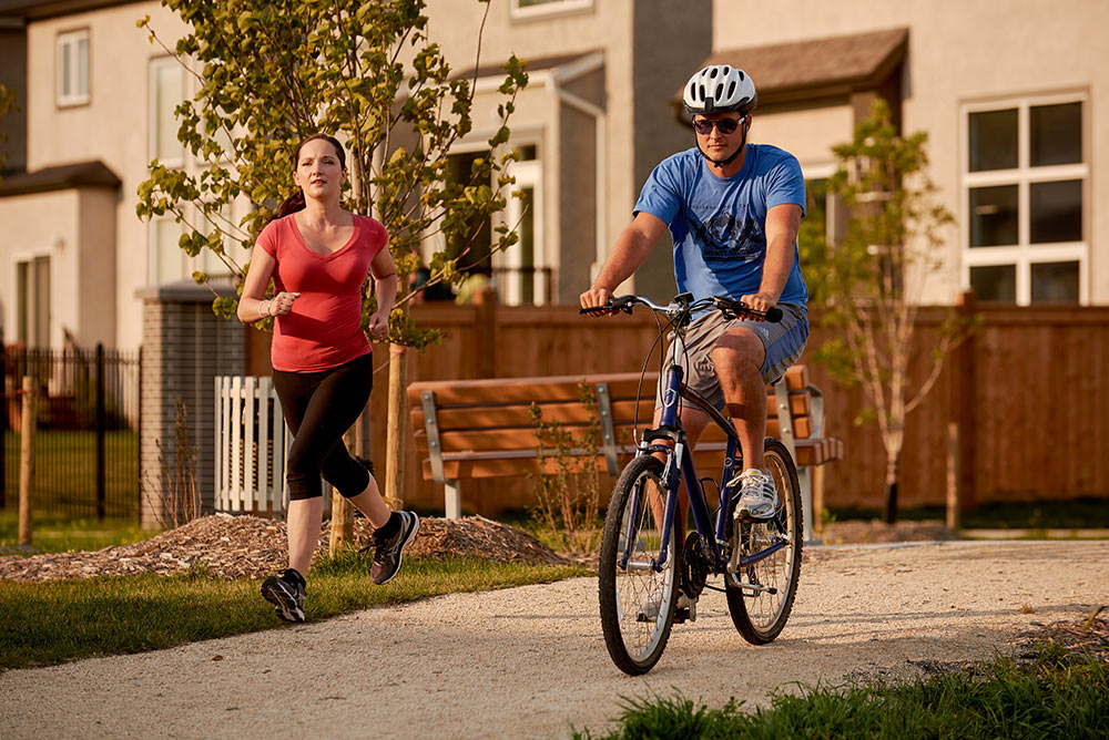 RWW-Jogger-Cyclist-on-Trails